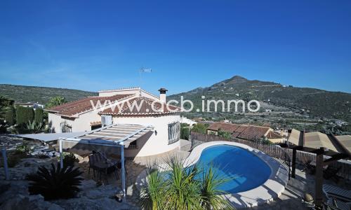 For sale 3 bedroom villa with private pool in Alcalali
