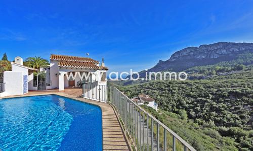 En venta Villa de 4 dormitorios con vistas panorámicas