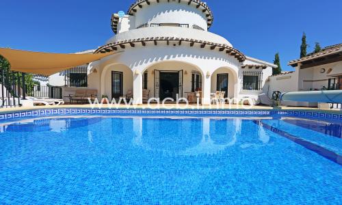 For sale  4 bedroom villa with panoramic views in Monte Pego