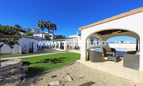 For sale  4 bedroom villa with guest house and private pool