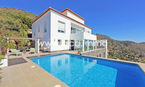 A vendre Villa d’exception avec vues panoramiques spectaculaires à Monte Mostalla