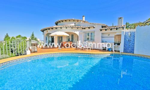 A vendre Villa de plain-pied avec 3 chambres, piscine et vue mer à Monte Pego