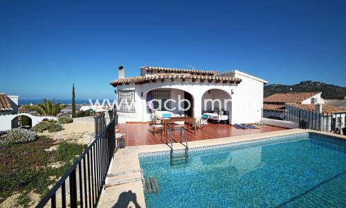 For sale 2 bedroom villa with sea view and private pool in Monte Pego