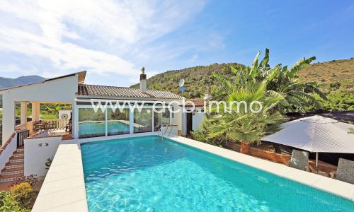 A vendre Finca rénovée à 15 minutes des plages