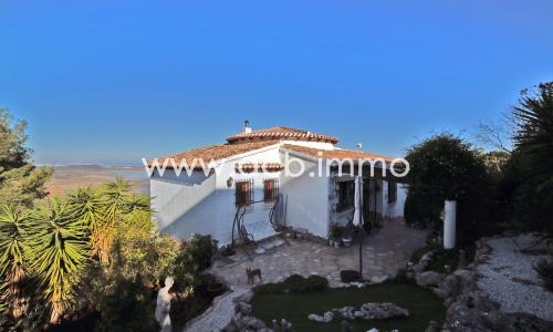 For sale 3 bedroom villa with private pool and sea views in Monte Pego