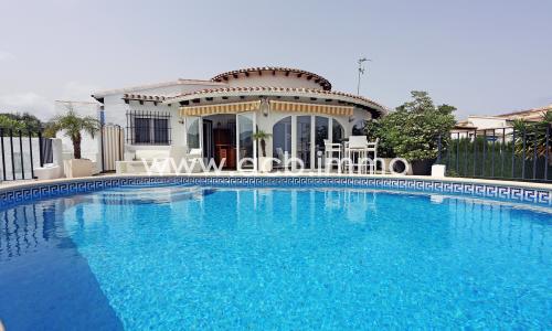 For sale 4 bedroom villa with sea view in Monte Pego