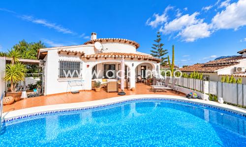 En venta Villa mediterránea de una sola planta con 3 dormitorios en Monte Pego