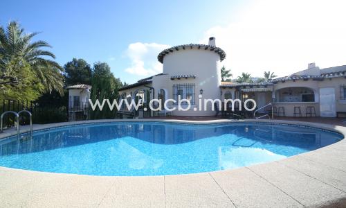 For sale Beautiful villa with separate apartment and sea view