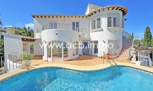 A vendre Villa avec vue mer et appartement d'invités