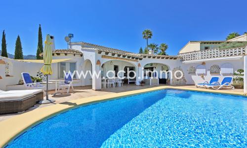 A vendre Villa de plain-pied avec vue mer panoramique et piscine à Monte Pego